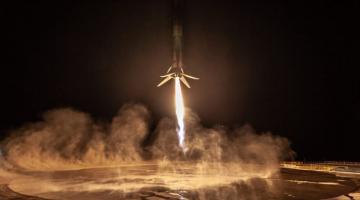 SpaceX впервые успешно посадила ракету Falcon 9 на побережье Калифорнии