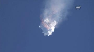 Ракета SpaceX Falcon 9 взорвалась почти сразу после запуска
