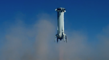 Blue Origin успешно посадила ракету и капсулу с экипажем после испытательного запуска
