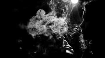 Курение объяснили искаженной схемой тела