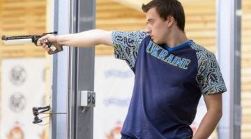 Украинский стрелок Коростылев с мировым рекордом победил на Кубке мира