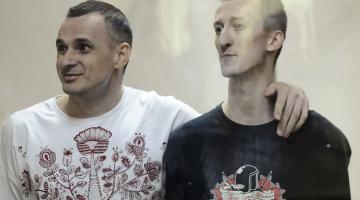 ФСБ шантажирует Кольченко и навязывает ему российский паспорт