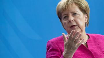 Порошенко анонсировал визит Меркель в Киев