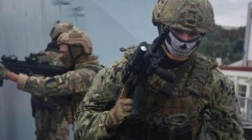 В Одесской области украинские военные провели тренировку на британском эсминце Dragon