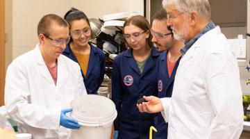 UCF продает экспериментальную марсианскую почву