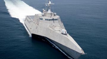 Боевой эсминец США осмотрел спорный остров в Южно-Китайском море